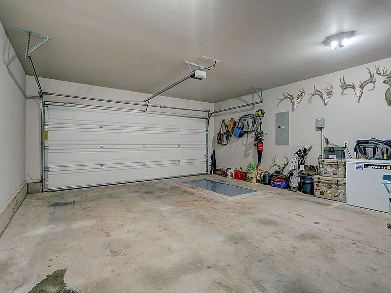 8212 NW 160th Ter — Photo 29