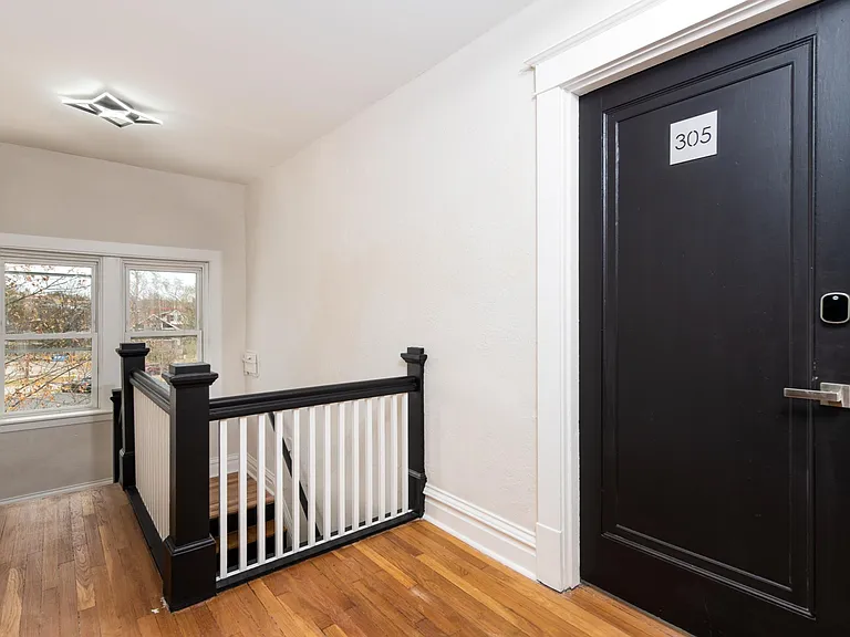 7389 Maple Ave — Photo 12