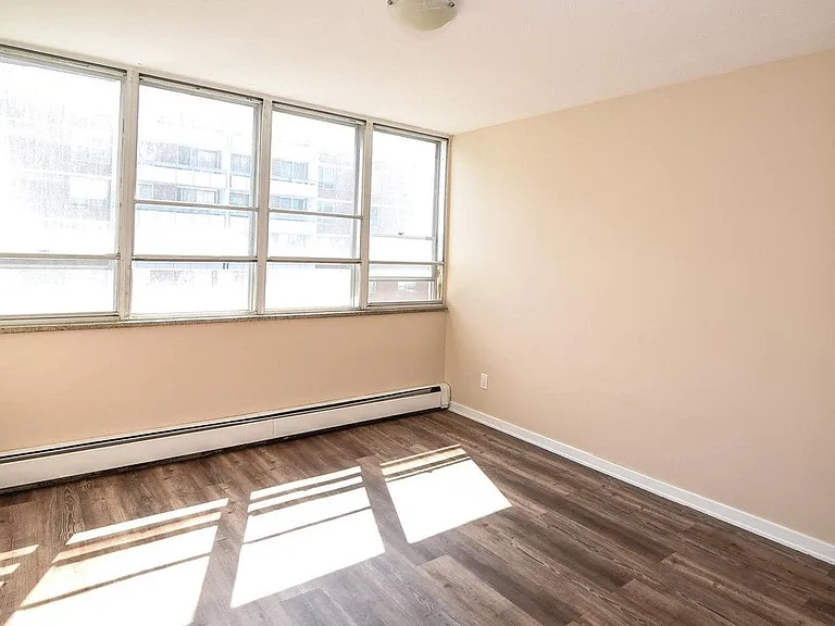 90 King St E #88 — Photo 9