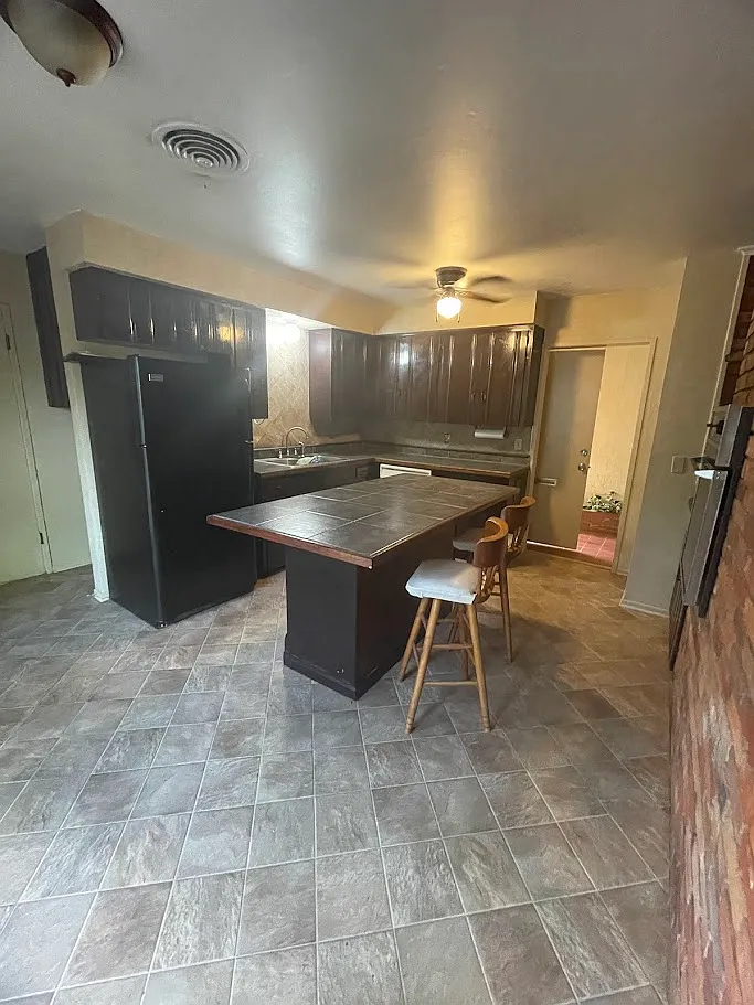 4 bed, 1800 sqft, $1,675 — Photo 4