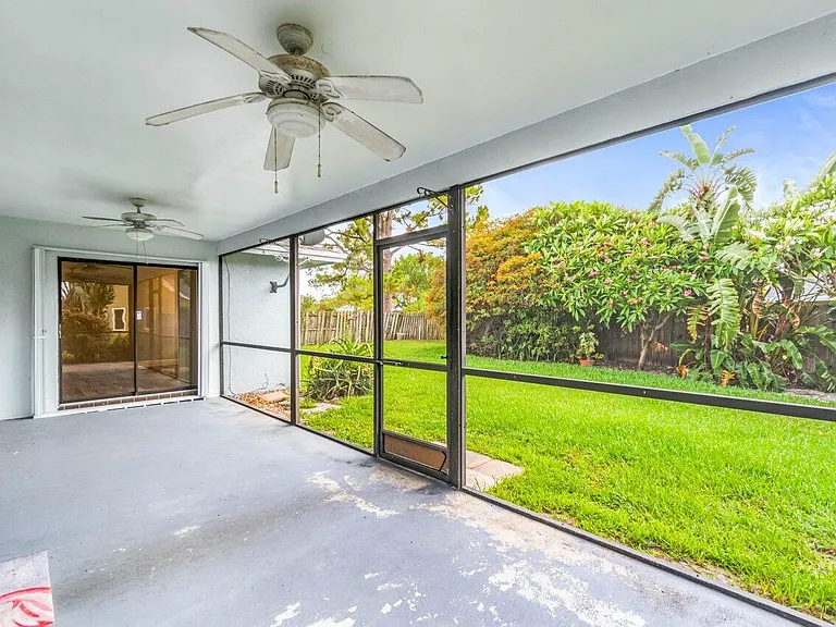 1849 Tulip Ln — Photo 25