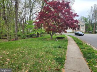 7669 Long Pine Dr, Springfield, VA 22151