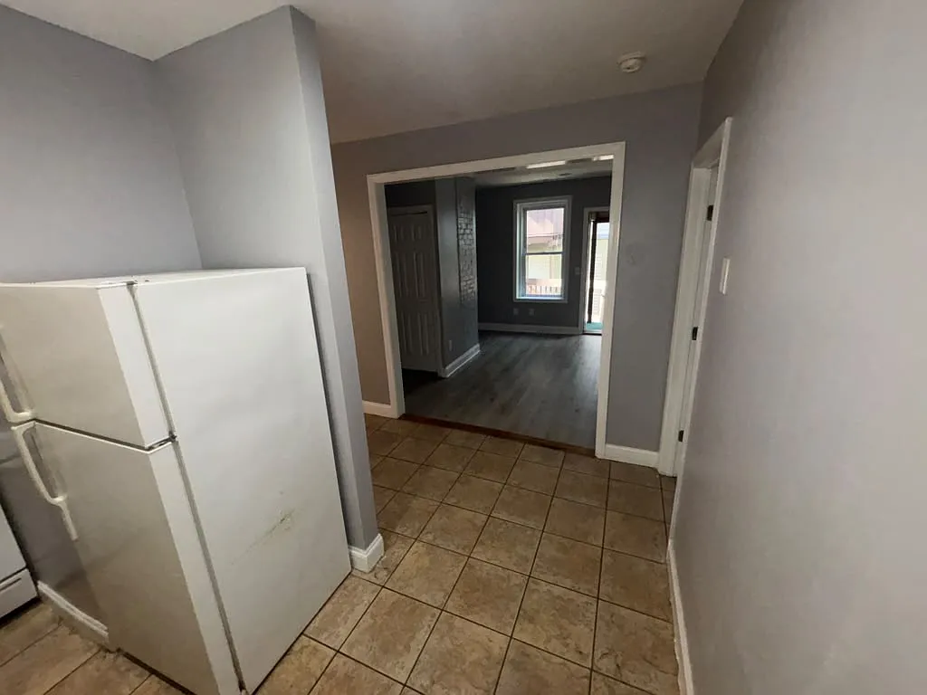 3 bed, $1,850 — Photo 1