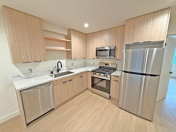 5th image of 12415 Texas Ave APT 3