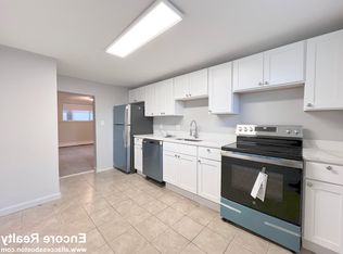 10 Bryon Rd #B2, Chestnut Hill, MA 02467
