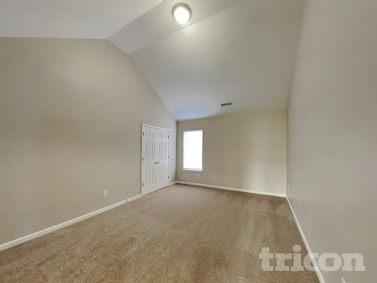 713 Southridge Dr — Photo 13