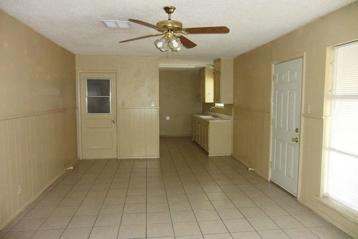 3 bed, 1445 sqft, $1,750 — Photo 2