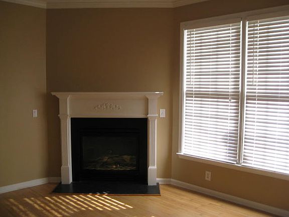 4th image of 754 Gardenside Cir SE