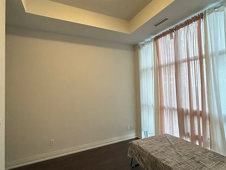 20 Meadowglen Pl E #822 — Photo 15