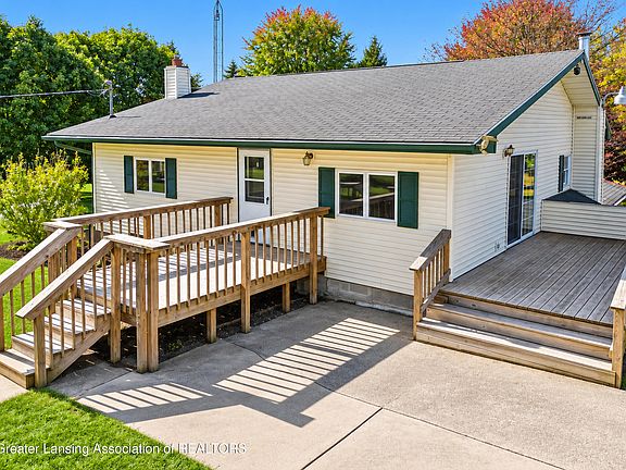 3rd image of 2701 Oakley Rd
