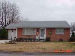 820 Isaac Shelby Dr, Owensboro, KY 42303