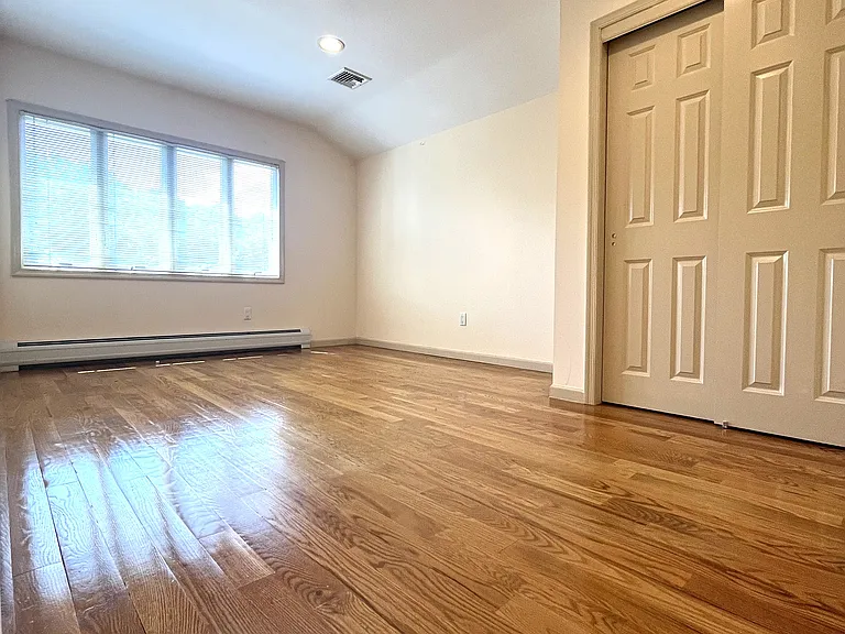 183 Martin Ave — Photo 7