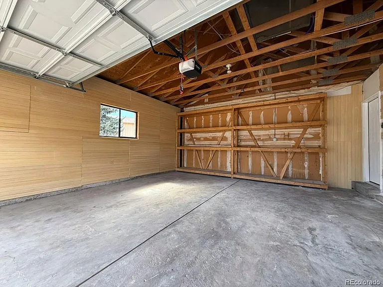 243 Vance St — Photo 33