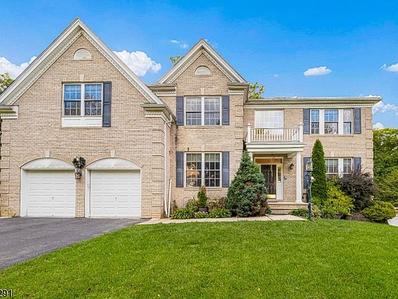 3rd image of 9 Red Maple Ln