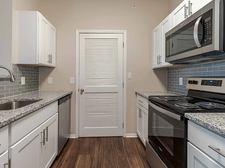 Highlands of Montour Run Apartment Homes — Photo 11