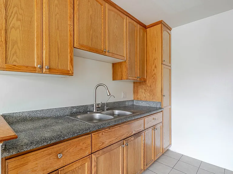 4514 Franklin Ave #5 — Photo 7