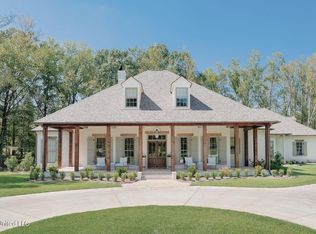 105 Water Oak Ln, Ridgeland, MS 39157