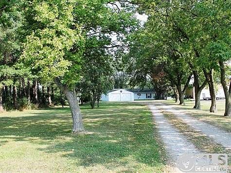 Long drive provides plenty of space for guests