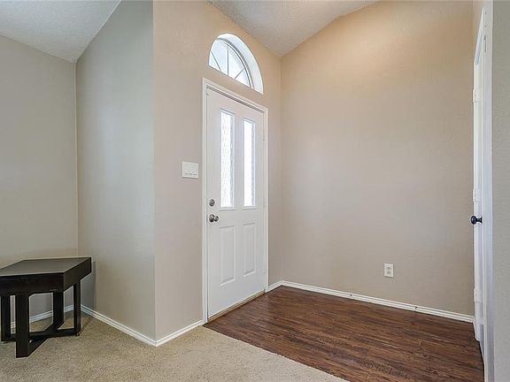 4th image of 10924 Fandor St