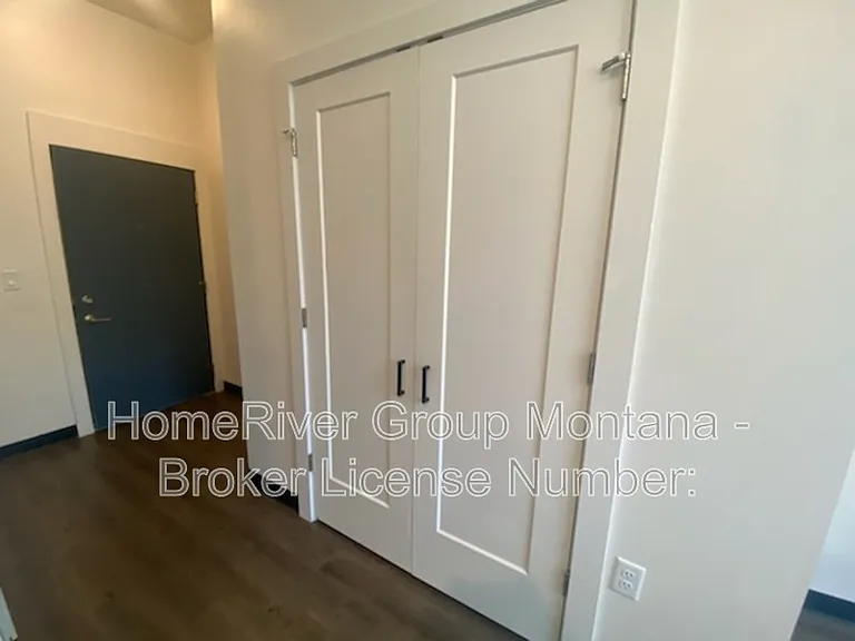 320 Clay St #102 — Photo 6