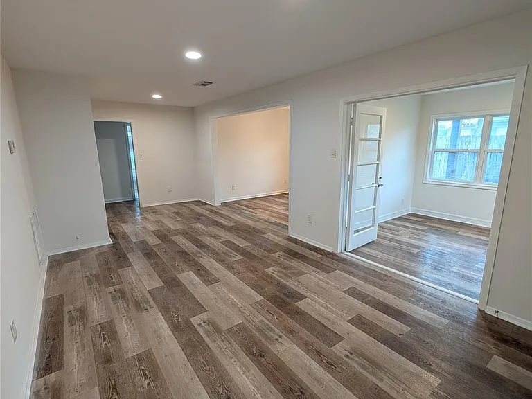 4110 Ella Blvd — Photo 3