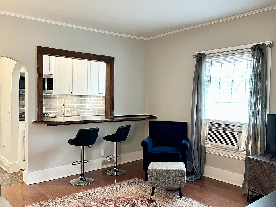 513 Walnut Ave #2