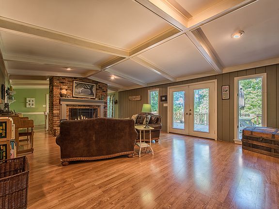 5th image of 169 Deerwood Ln