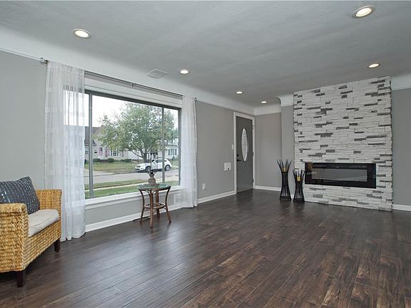2nd image of 13913 Oakview Blvd