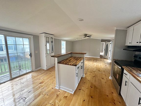 3rd image of 15 Bearden Dr