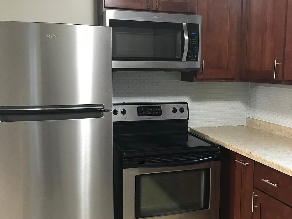 1st image of 1902 N Green Ln N APT 3B