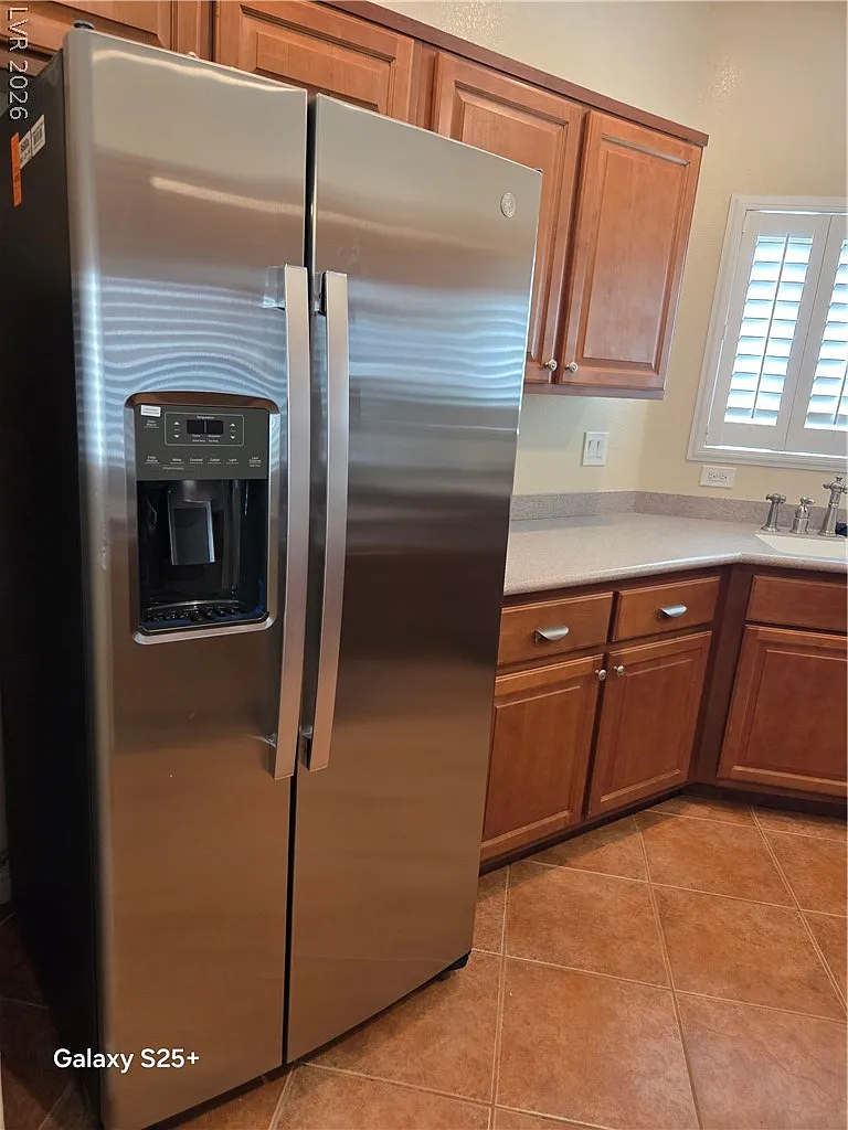 4 bed, 2.5 bath, 1992 sqft, $2,200 — Photo 3