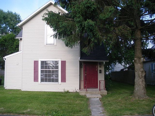 1st image of 202 Benton Pl