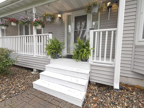 2nd image of 8237 Orchid Ln N