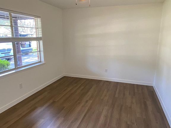 3rd image of 1220 Linnwood St