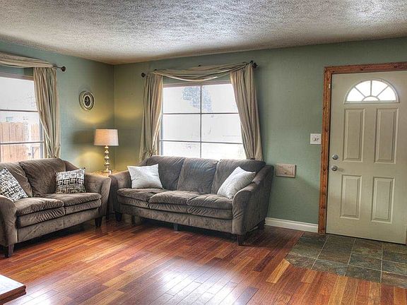 2nd image of 1328 E Rockwell Ave