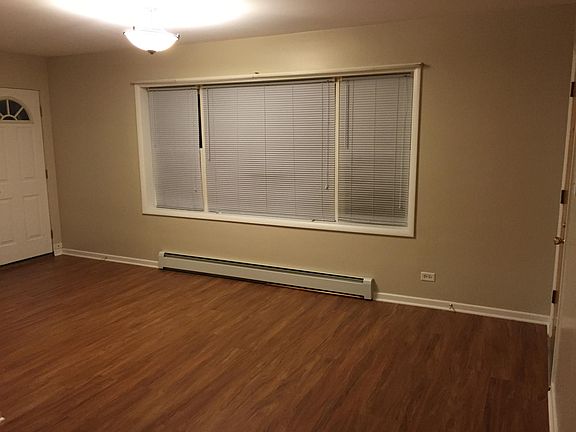 2nd image of 124 W Willow St APT 1E