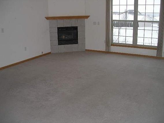 4th image of 527 N Westmount Dr #A