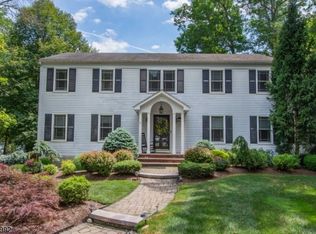 27 Ripplewood Dr, Randolph, NJ 07869