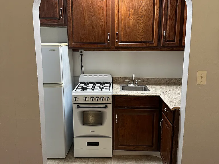 257 Summer St #6 — Photo 3