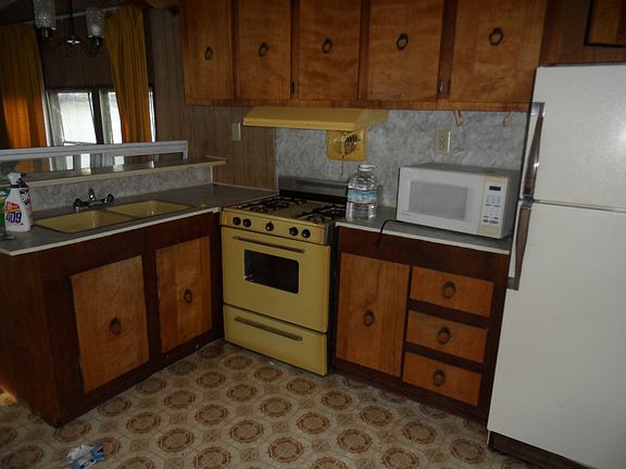 4th image of 13050 Island Dr Spc 24