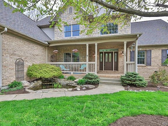 3rd image of 784 Lake Bluff Ct