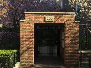 200 W Menomonee St APT 13, Chicago, IL 60614