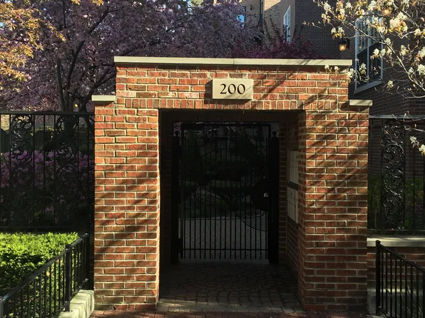 200 W Menomonee St, Chicago, IL 60614