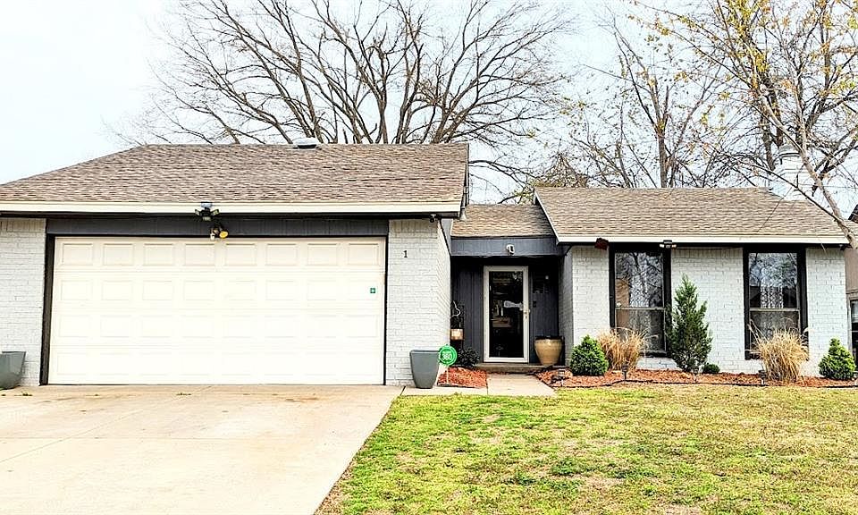 1st image of 2125 Whiteoak Cir
