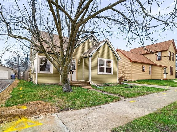 3rd image of 227 Phipps Avenue