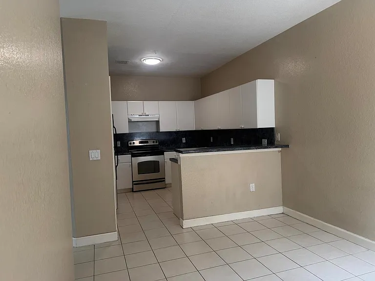 1121 Shoma Dr — Photo 14