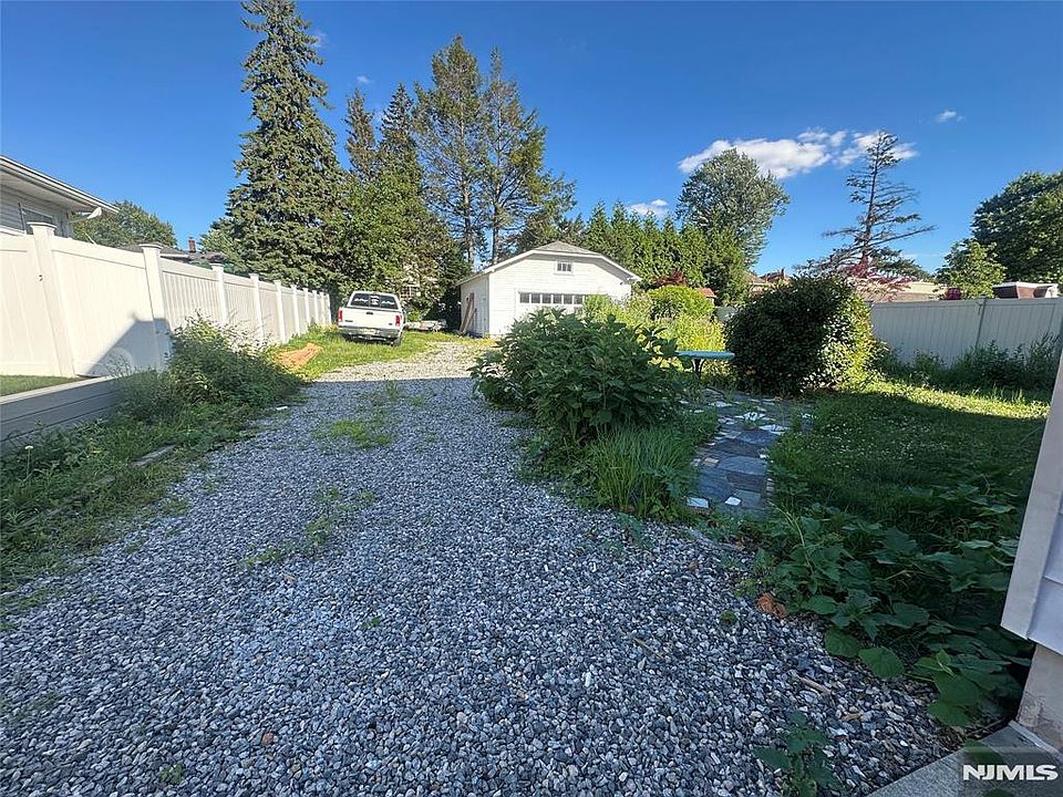 1st image of 542 Prospect Ave