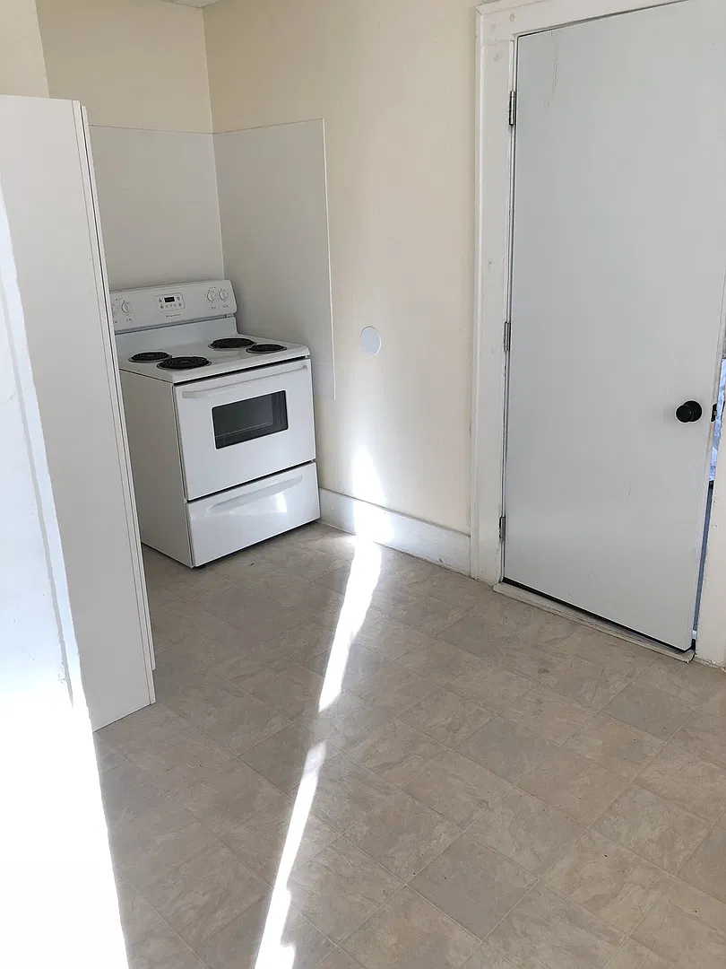 Two-bedroom house available for rent — Photo 3