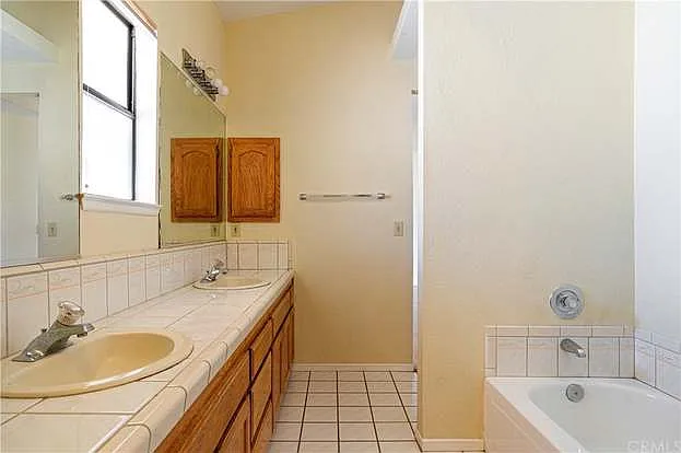 10912 Moreno Ave — Photo 31