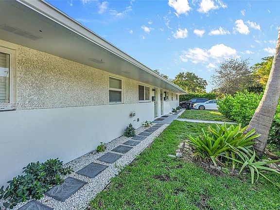 5th image of 700 NW 18th St
